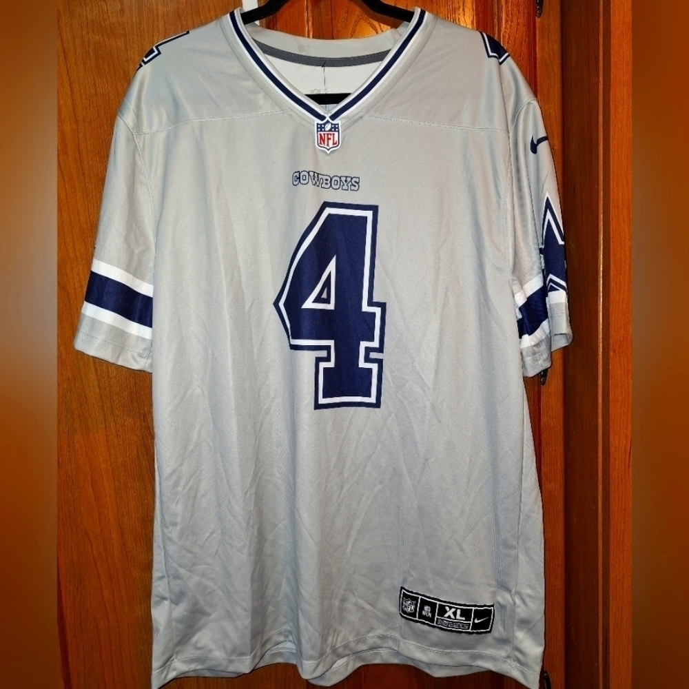 A Nike official NFL Dallas Cowboy #4 Prescott jersey in a men's size XL. NWT.